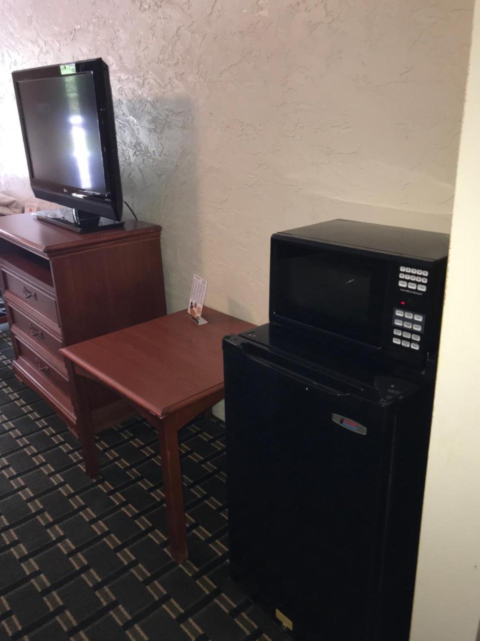 Applegate Inn Кливленд Экстерьер фото